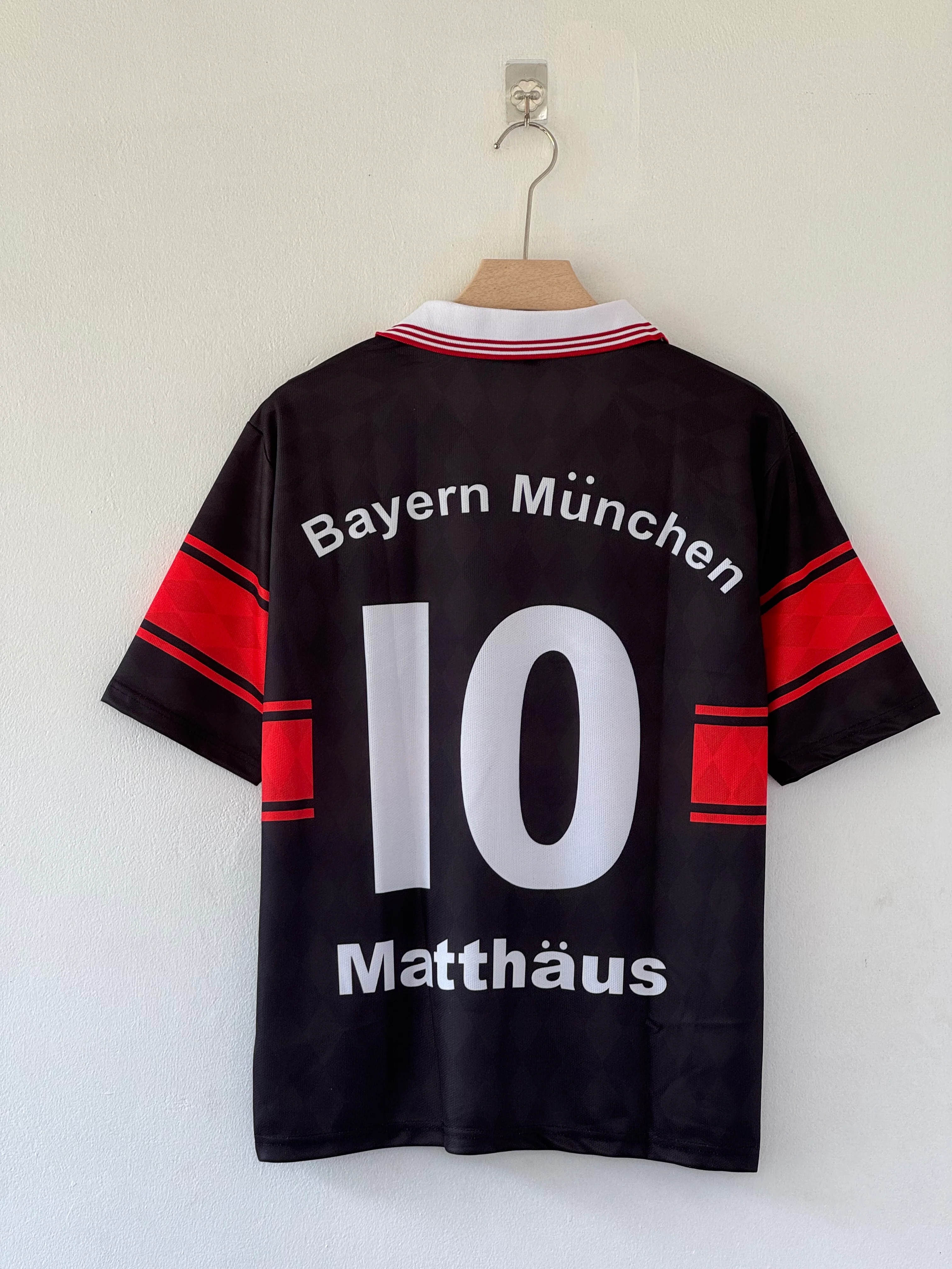 A 90s Classic Reimagined – Bayern Munich 1997/99 Away Kit (Five Sleeve Retro) - Image 2