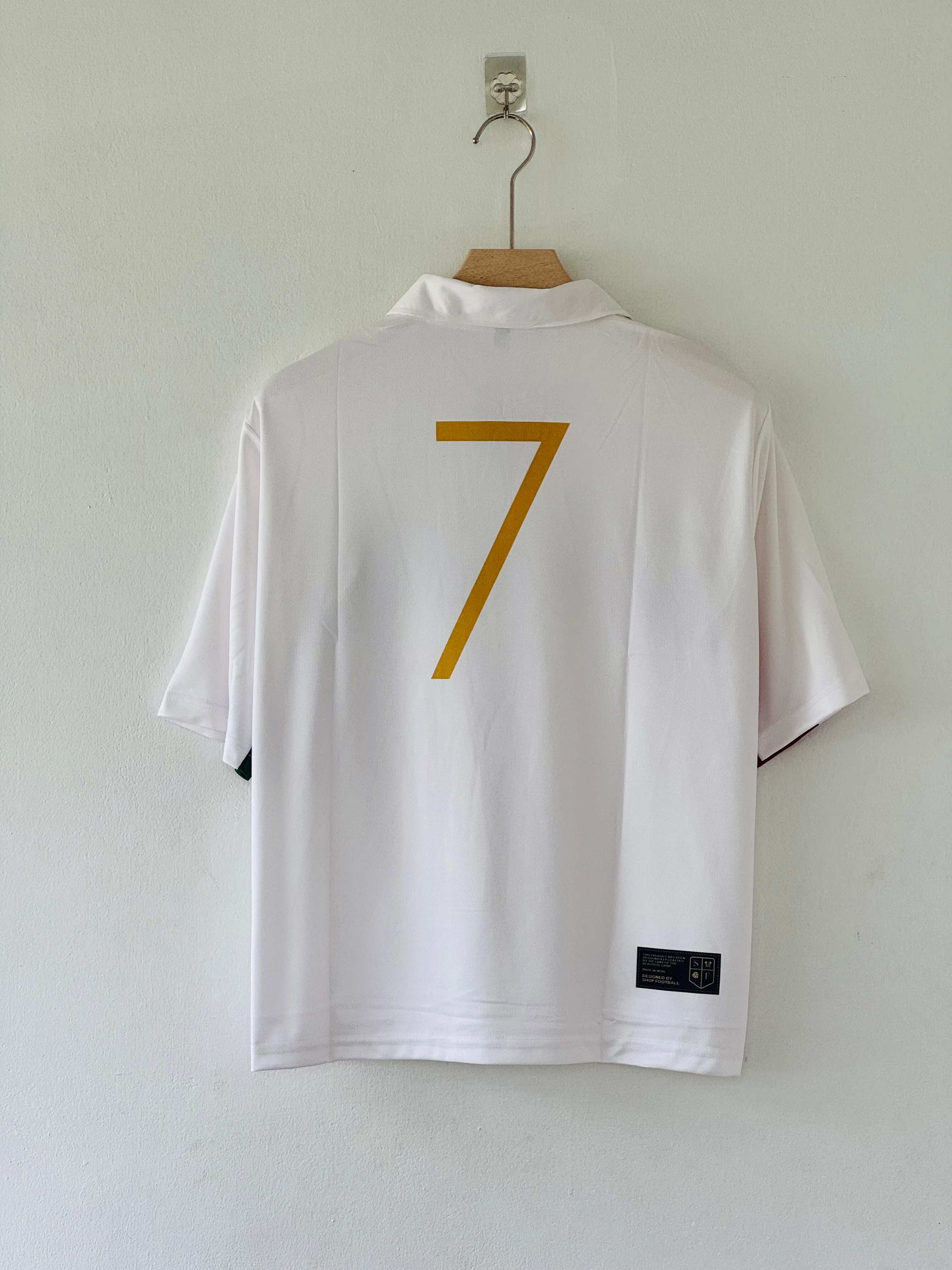 A Classic Piece of Portuguese Football Heritage Five sleeve - Image 3
