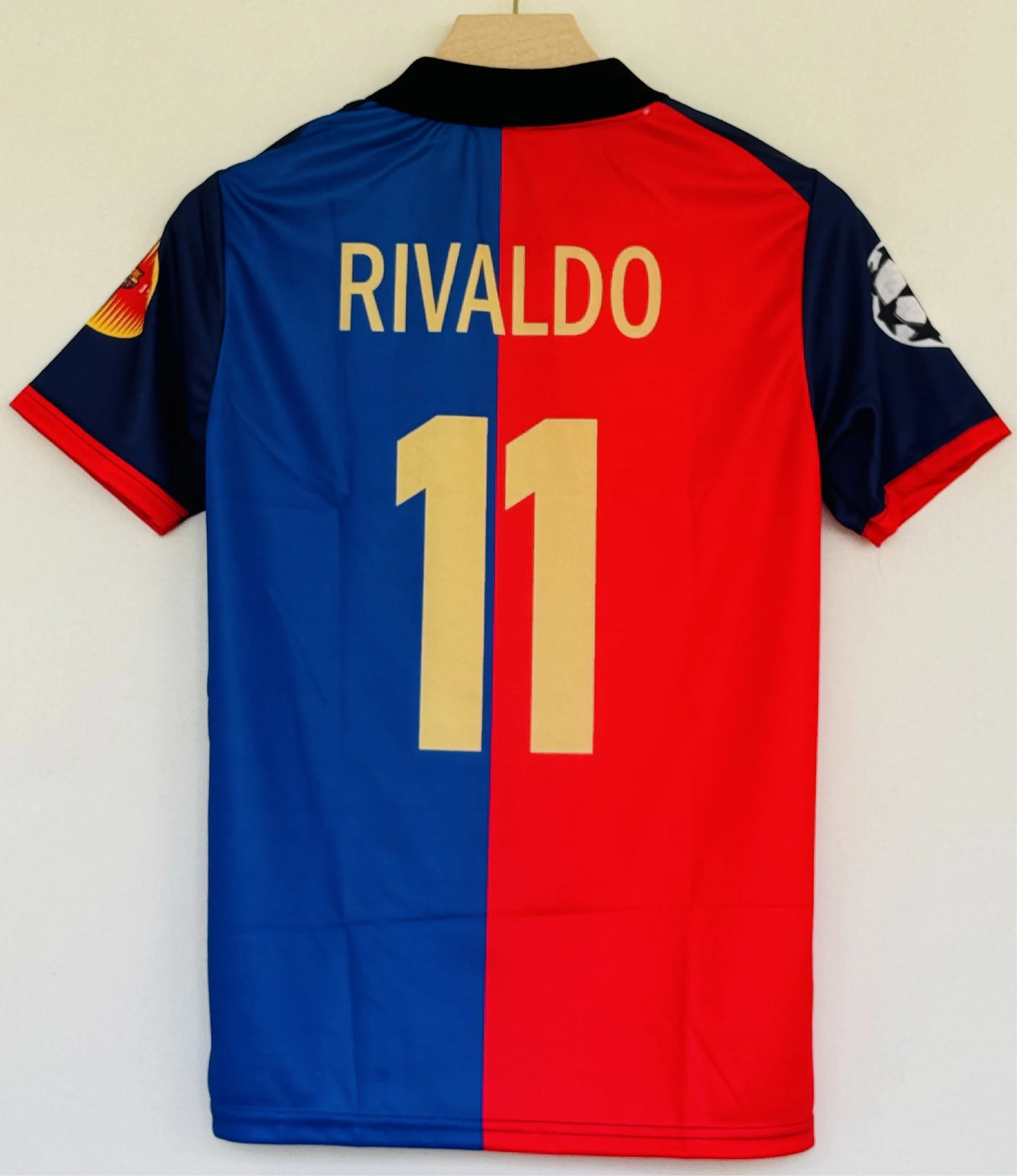 Barcelona 1998-99Jersey –  puyol Edition - Image 3