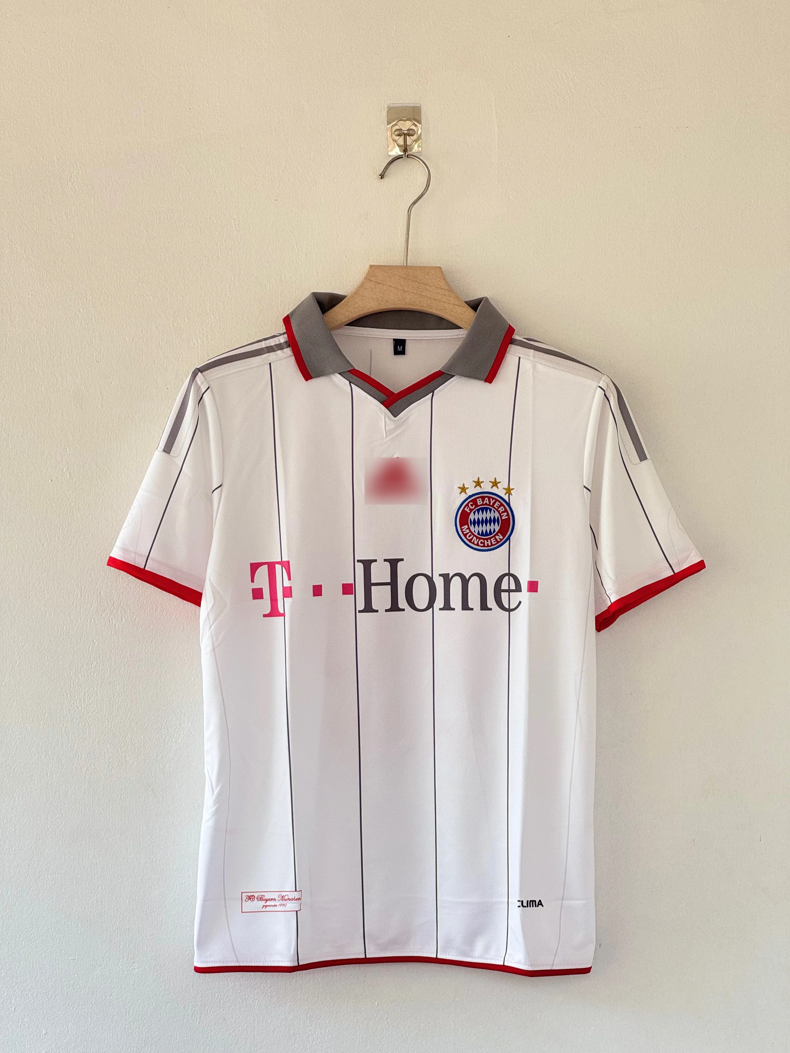 Bayern Munich 2009–10 Away Jersey - Image 2
