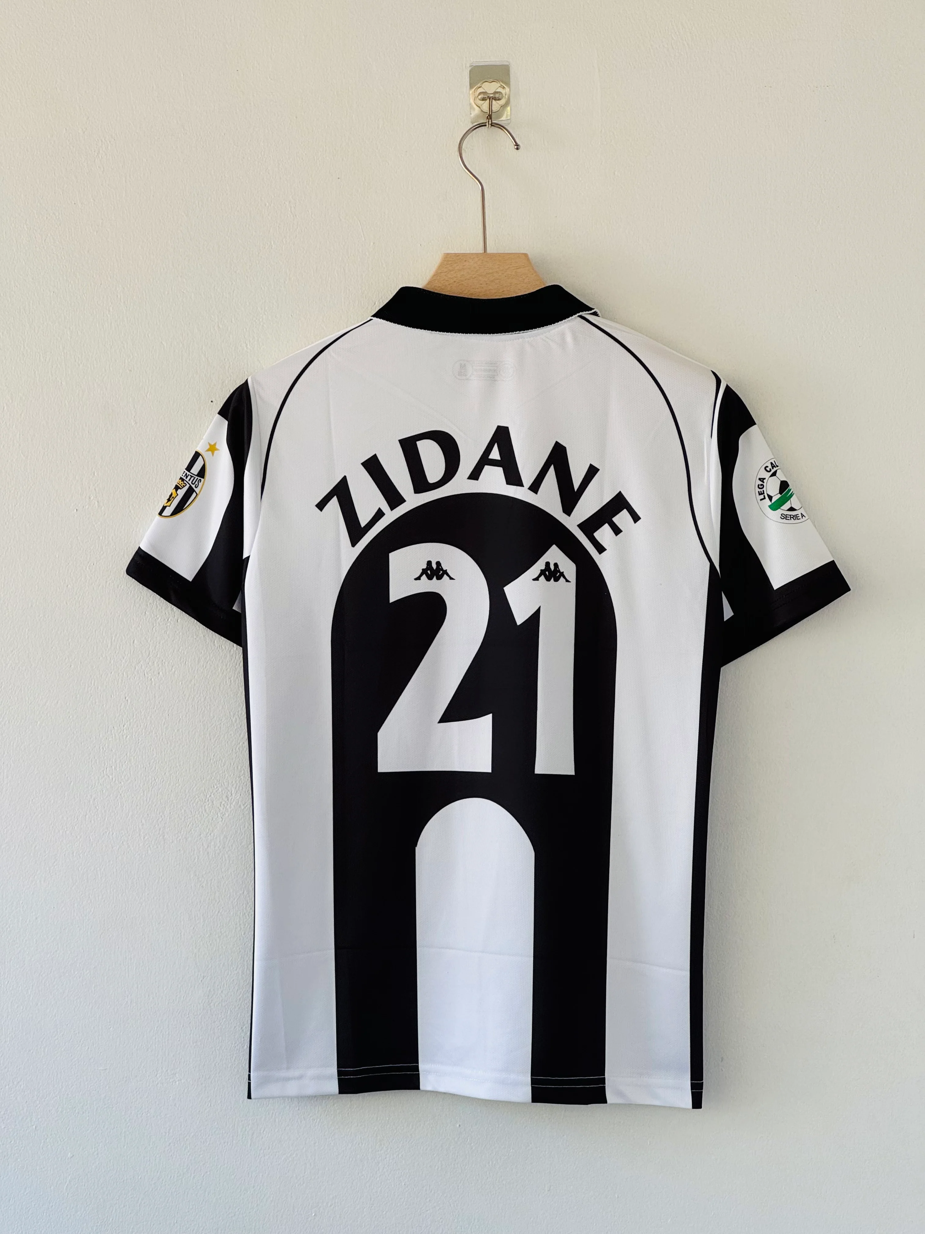 Bianconeri Tradition — Juventus 1997/98 Home Jersey - Image 4