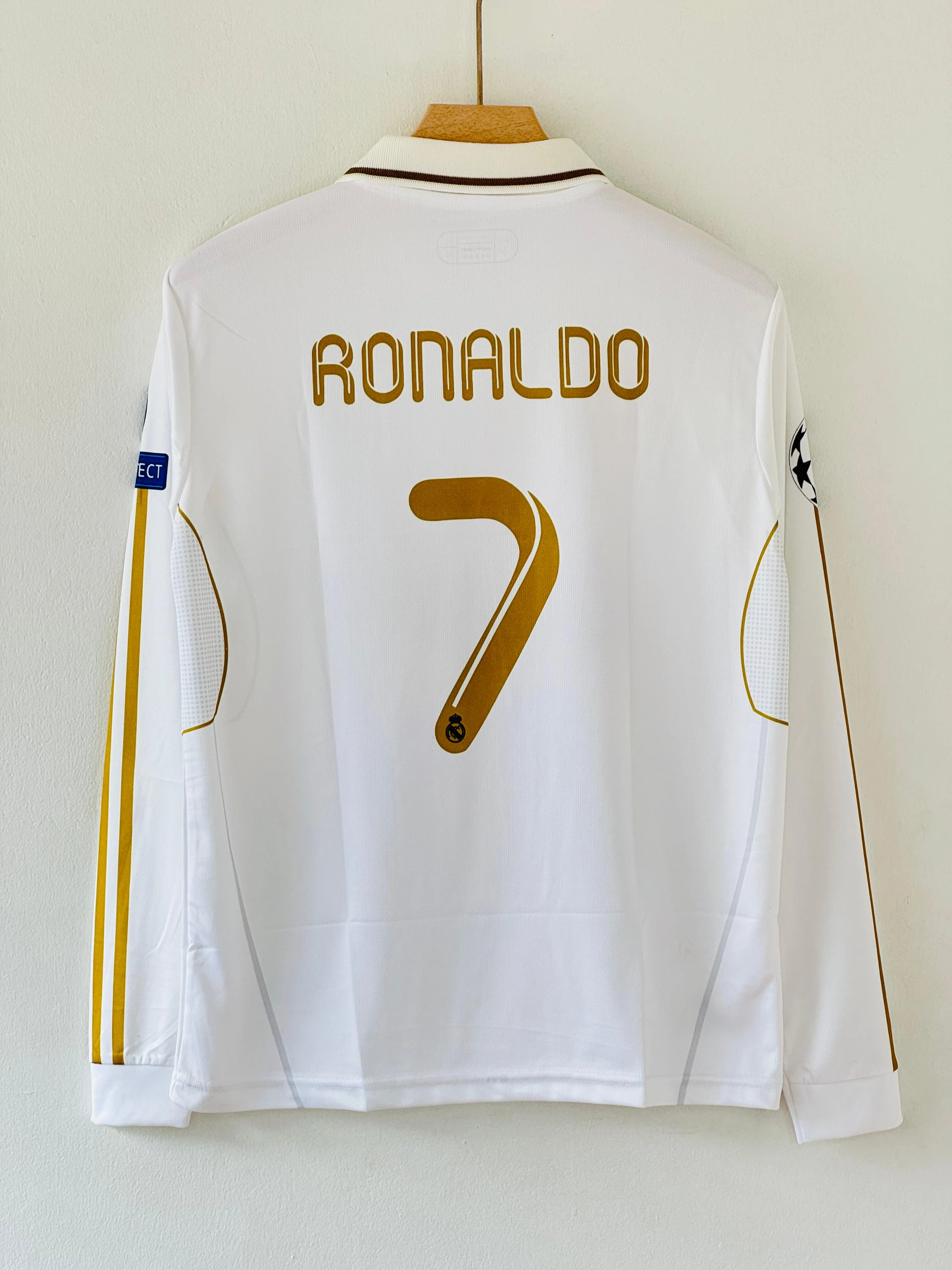 Celebrate a Record-Breaking Season with the 2011-12 Real Madrid Home Jersey – Cristiano Ronaldo Full Sleeve  Edition - Image 3