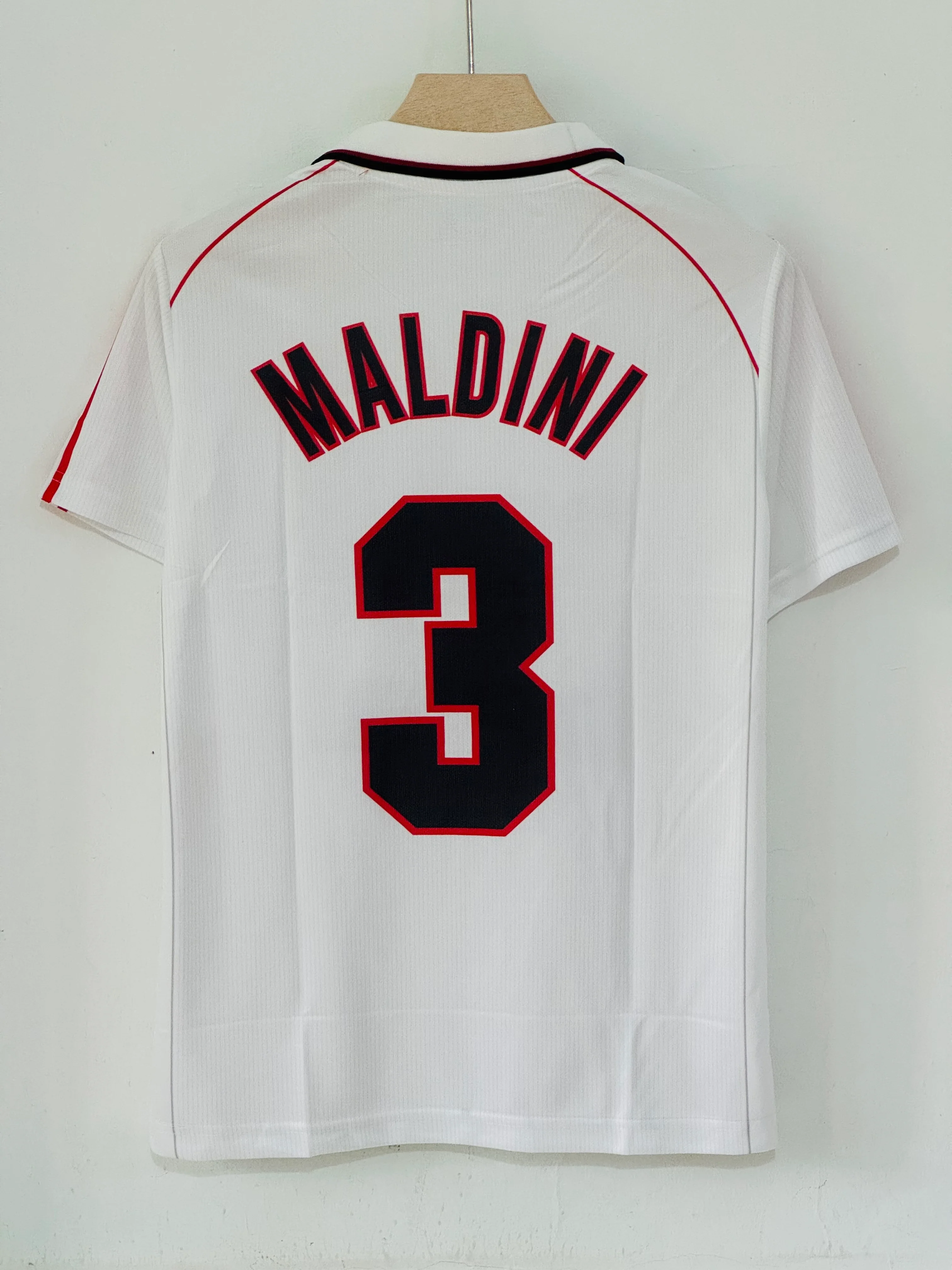 Celebrate Rossoneri Royalty with the 1999-2000 AC Milan Jersey – Paolo Maldini Embroidery Edition - Image 3