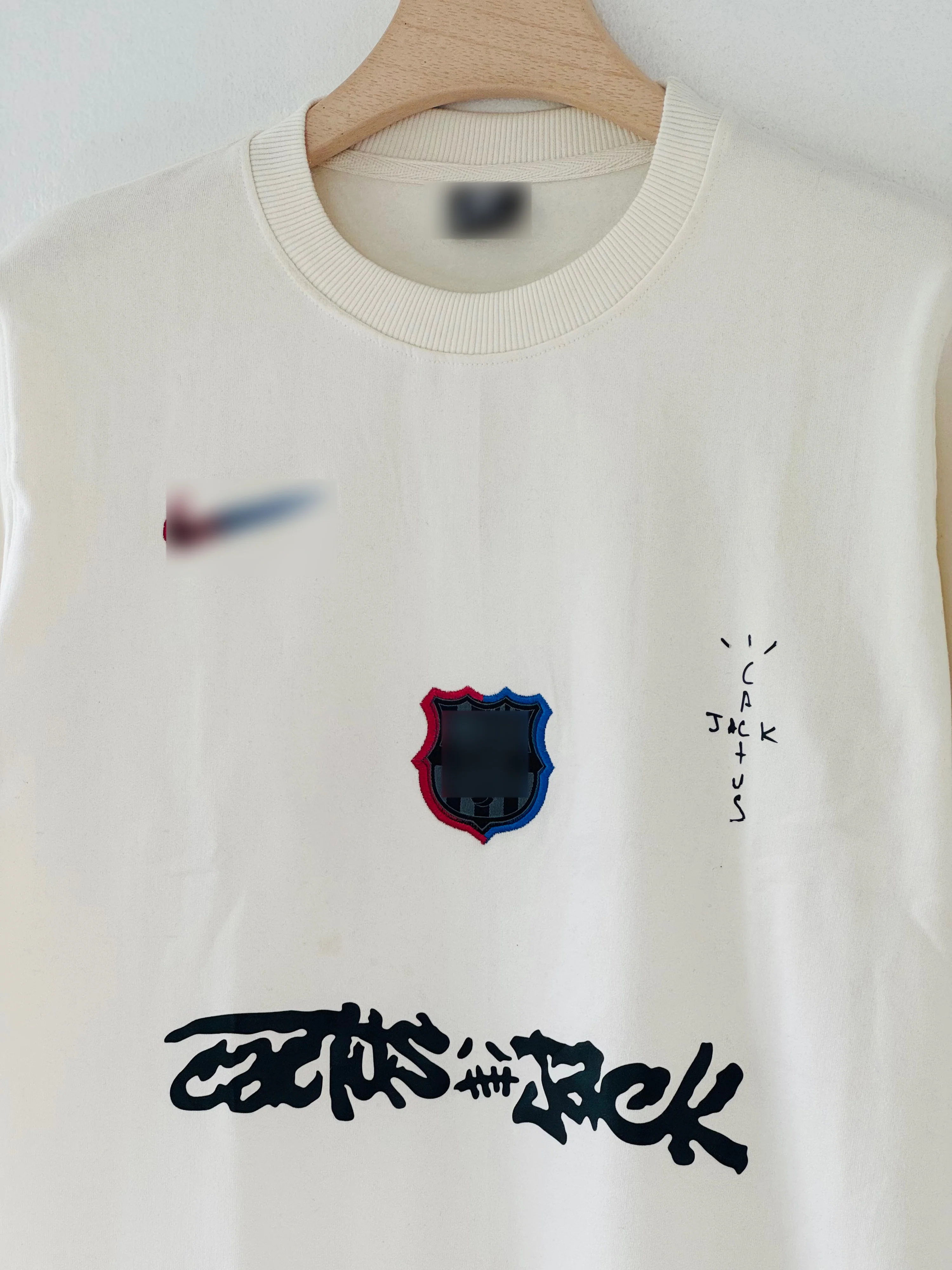 cream-colored FC Barcelona x Cactus Jack sweatshirt - Image 3