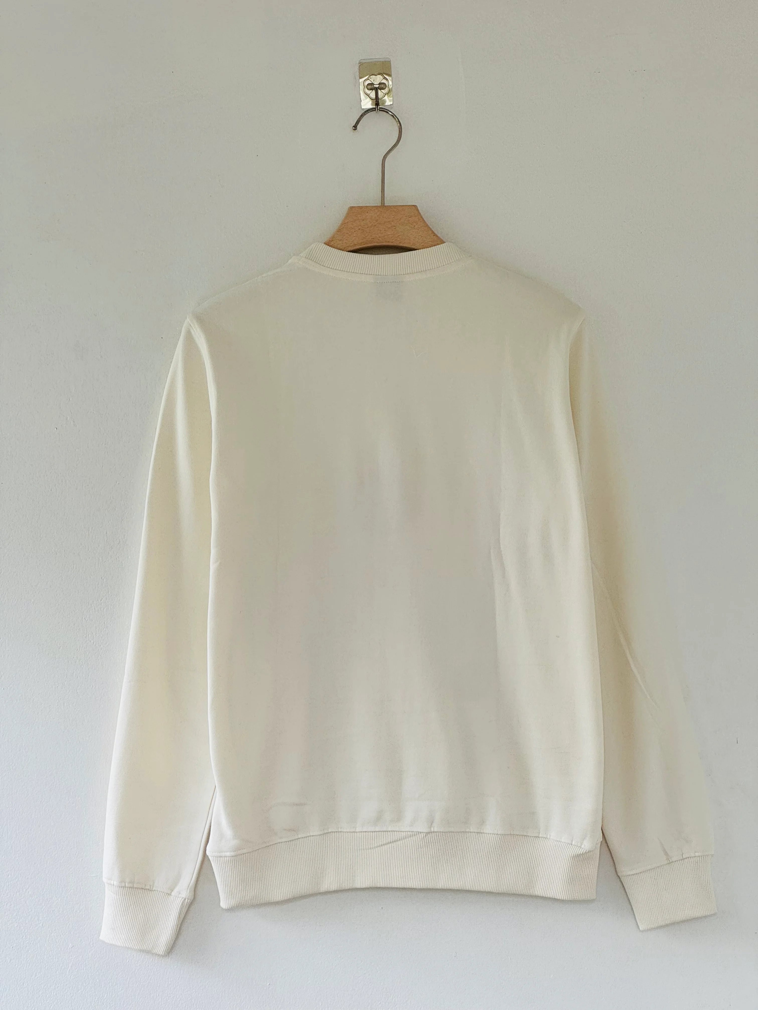 cream-colored FC Barcelona x Cactus Jack sweatshirt - Image 4