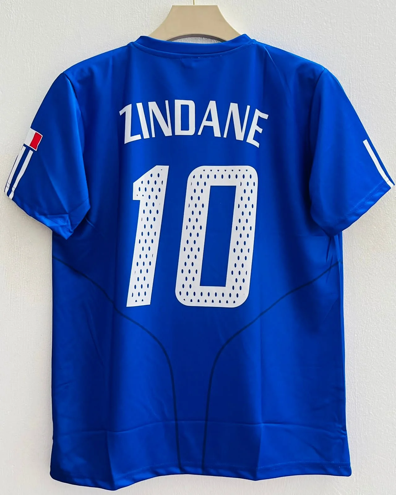 Elegance in Blue – 2004 France Home Retro Jersey – Zinedine Zidane Edition - Image 3