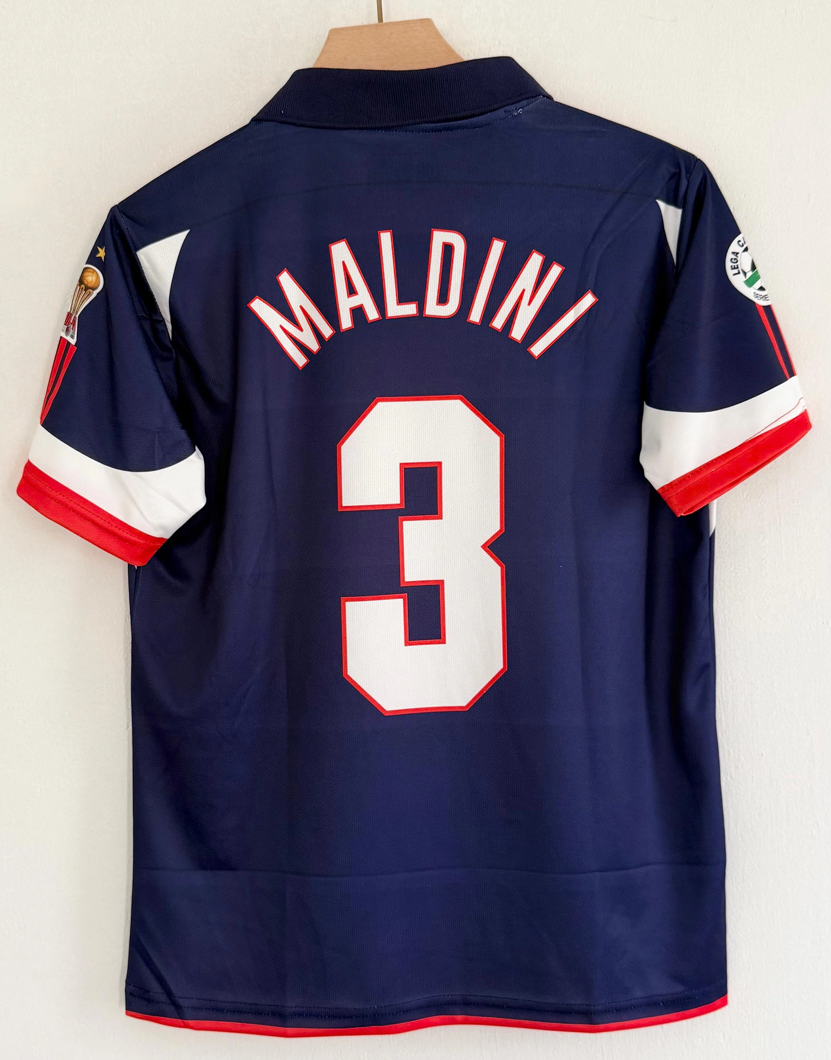 Elegance in Motion – AC Milan 1999/2000 Third Kit - Image 3