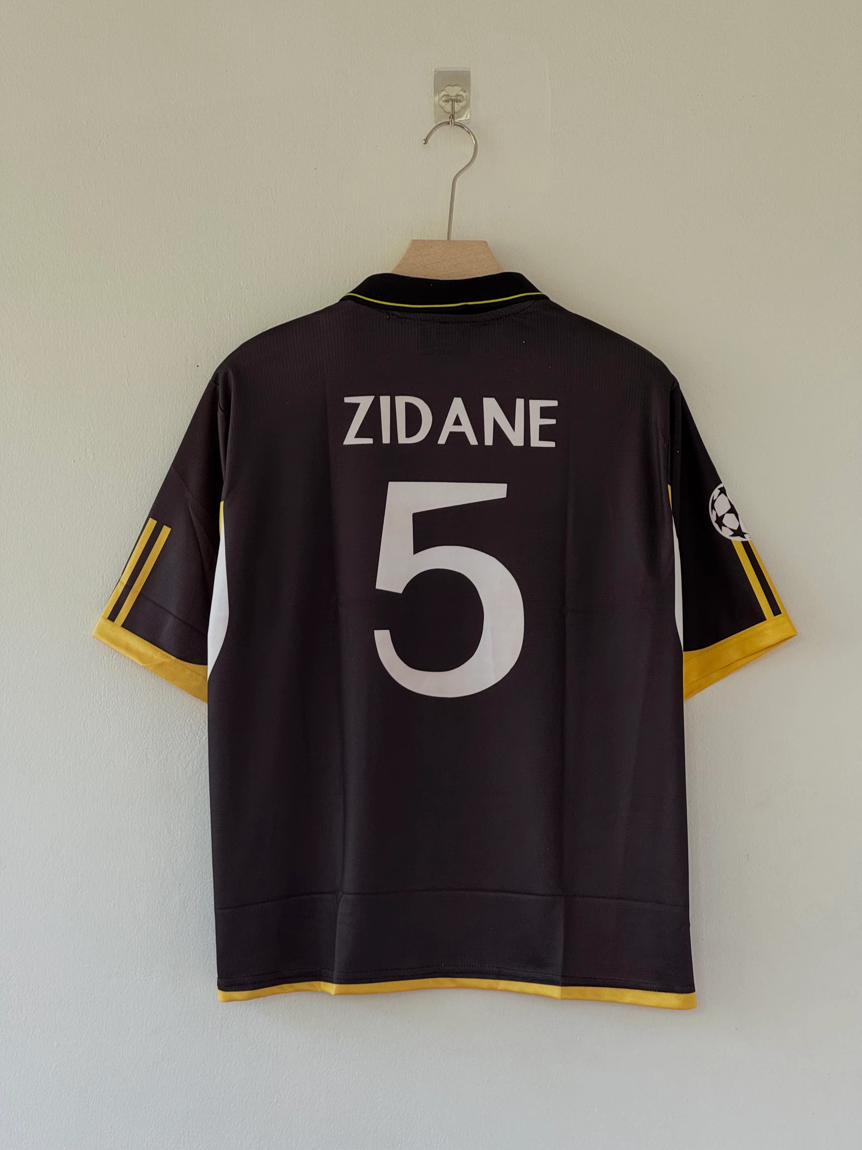 Galáctico Beginnings – Real Madrid 1999–2001 Retro Five Sleeve Edition - Image 3