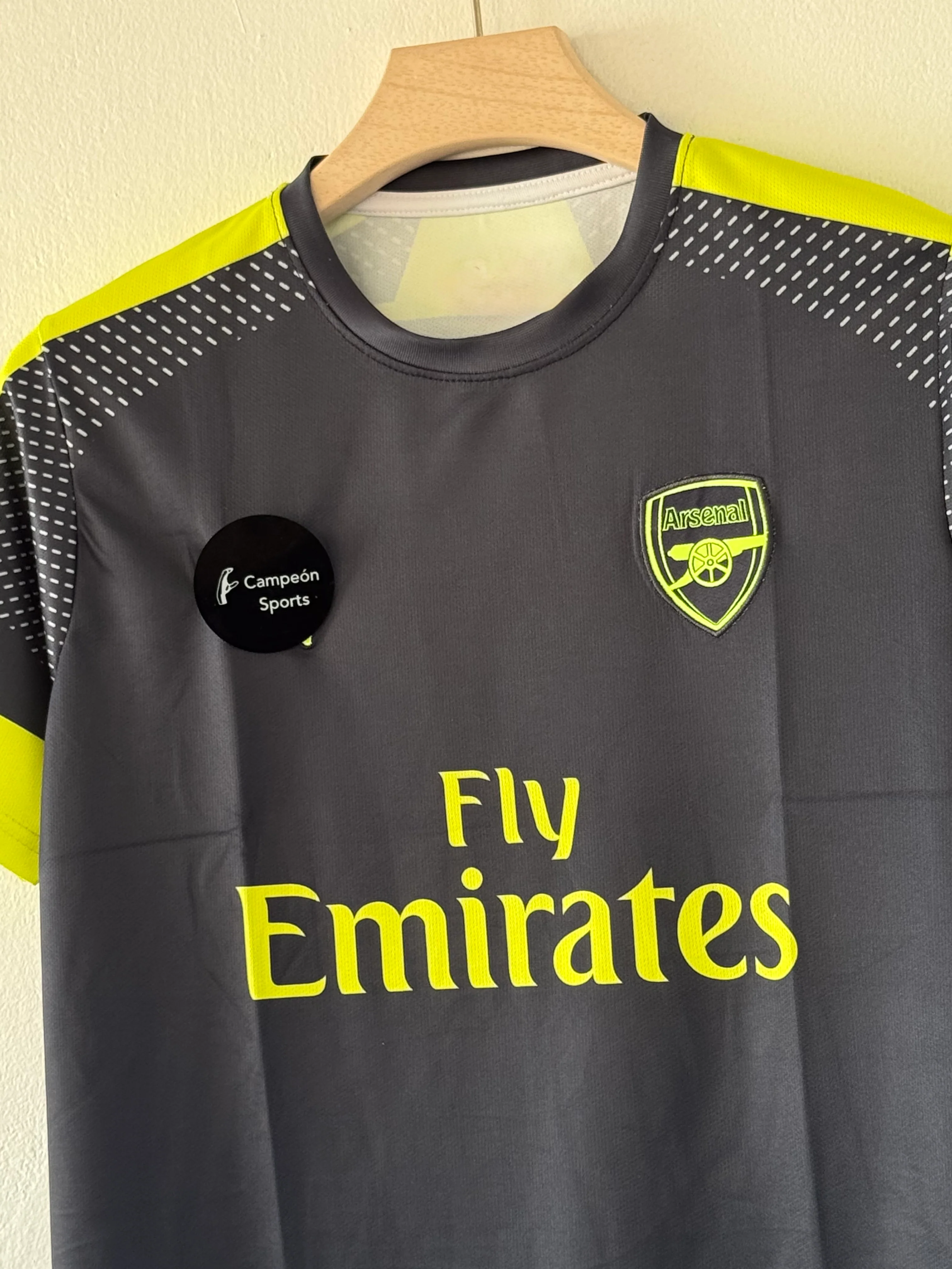 Modern Edge – Arsenal 2016/17 Third Shirt - Image 2
