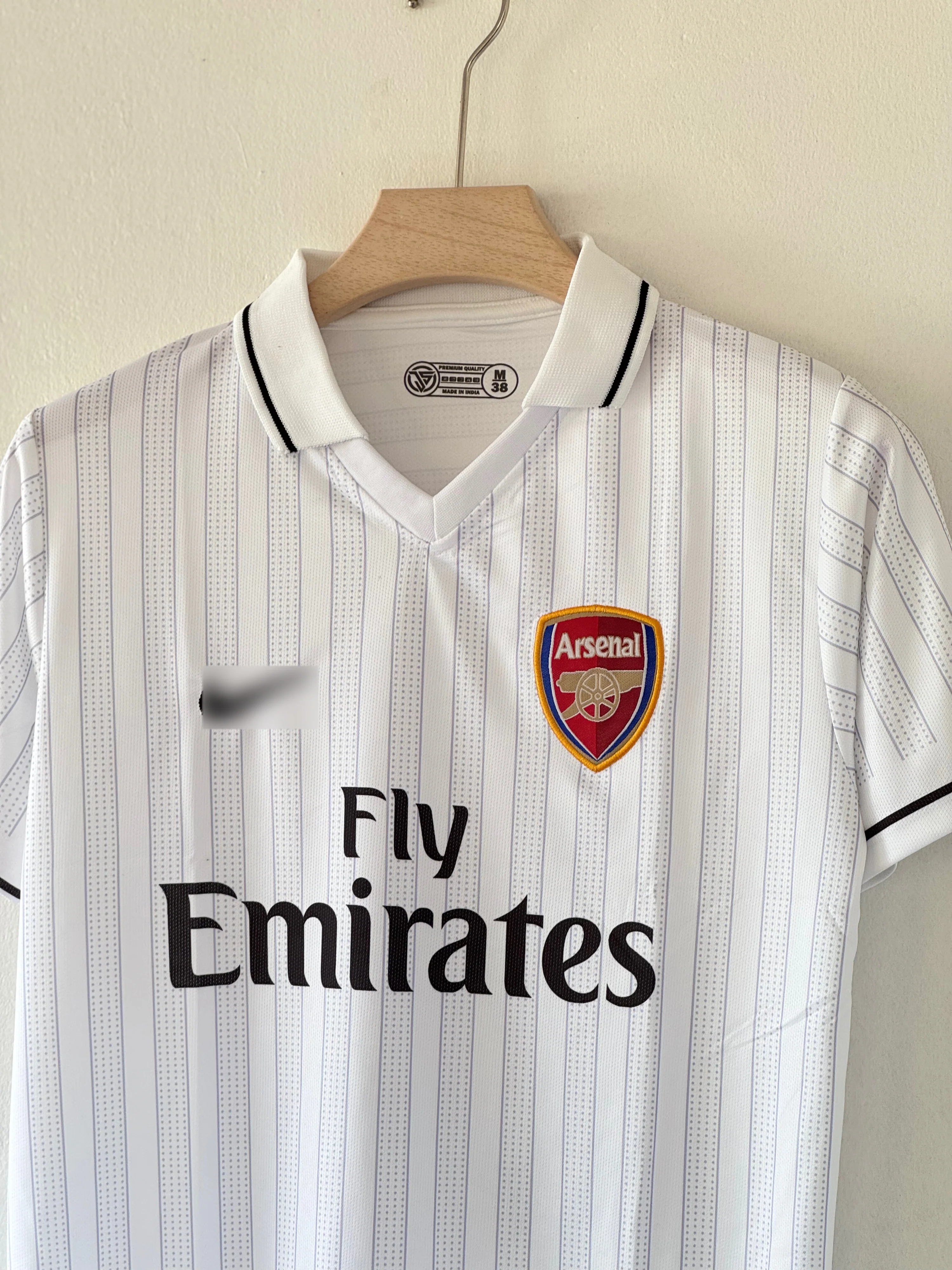 Modern Gunners Edge — Arsenal 2009/10 Third Kit - Image 3