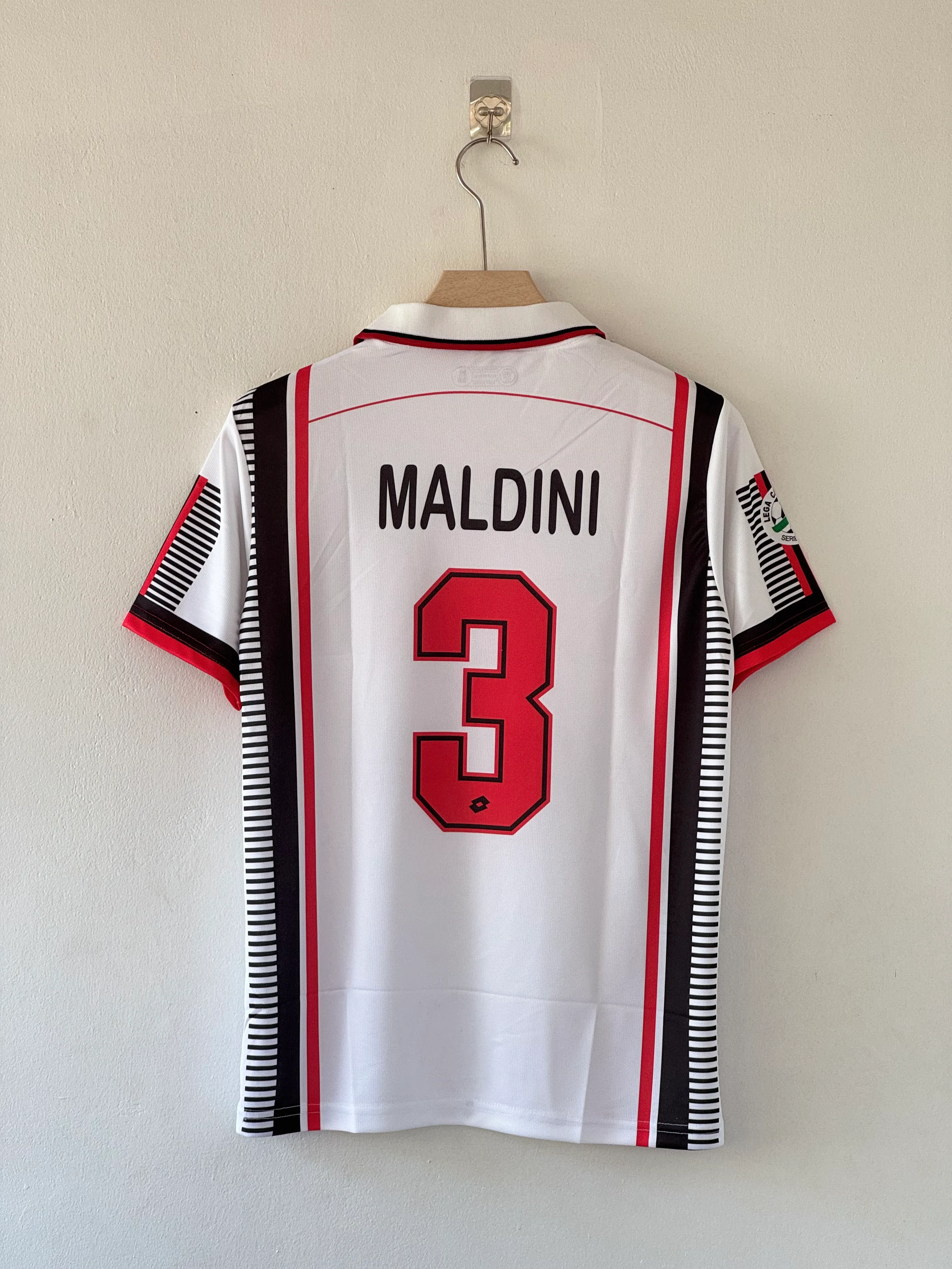 Rossoneri on the Road — AC Milan 1997/98 Away Jersey - Image 4