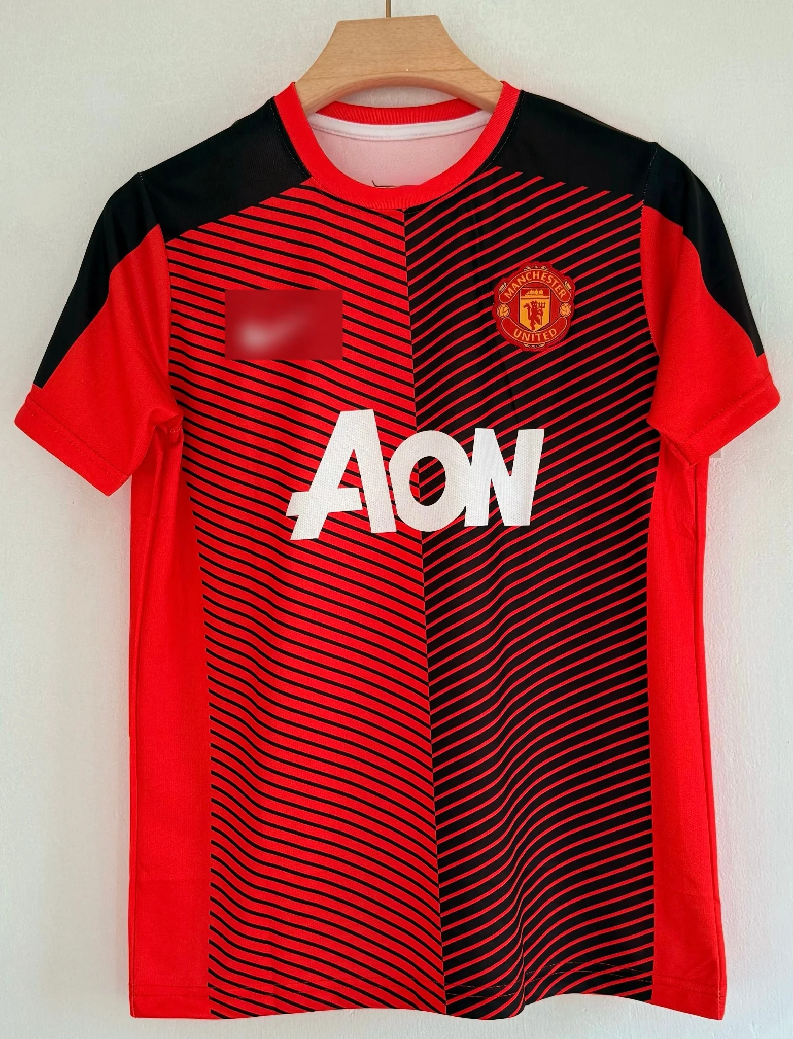 Train Like the Red Devils – Manchester United 2014/15 Training Kit - Image 2