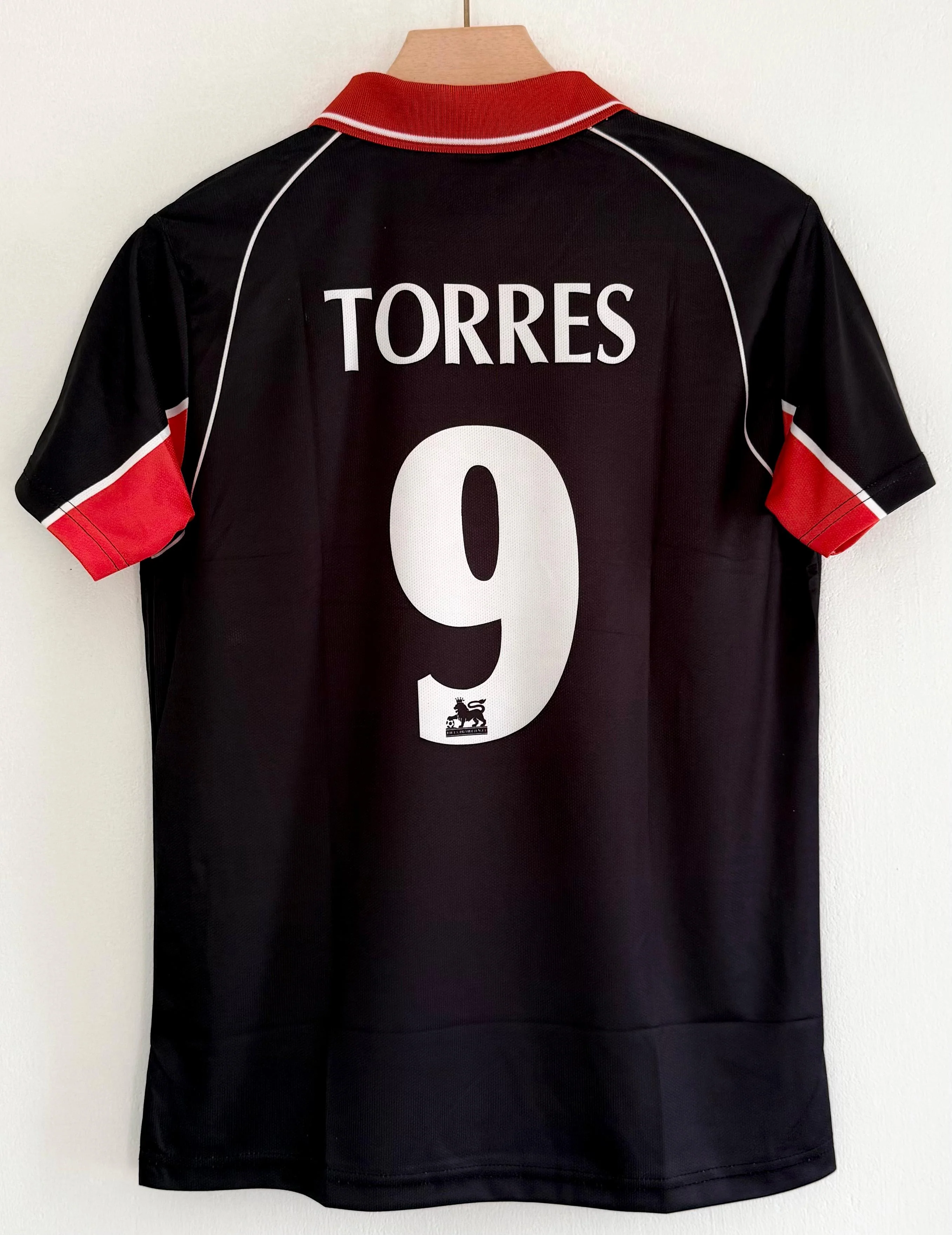 Train Like the Reds – Liverpool 2002 Training Kit - Image 4