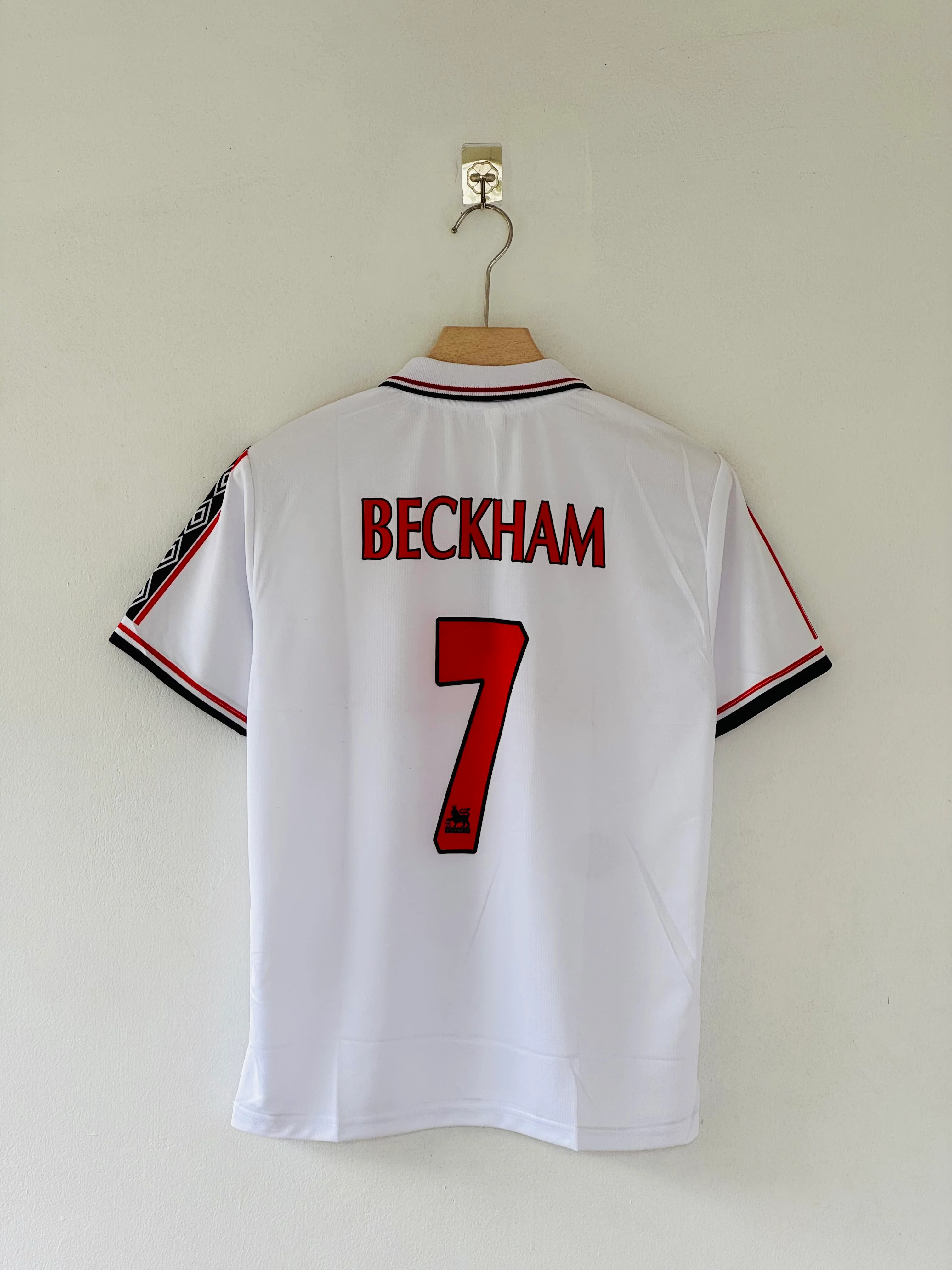 Treble Icons — Manchester United 1998–99 Away Jersey (Beckham #7 Edition polo) - Image 3