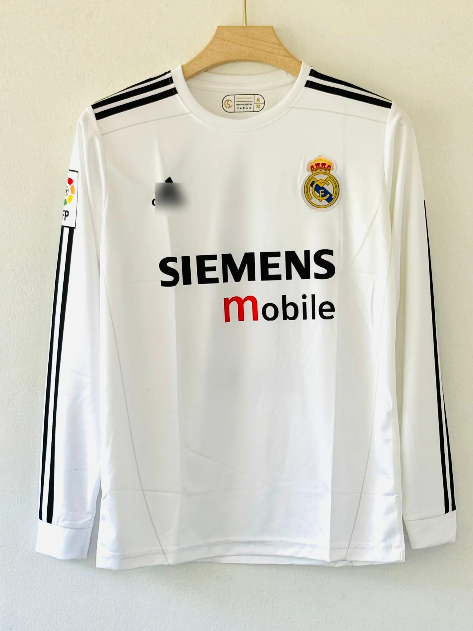 Beckham’s Iconic Madrid Era with the 2004-05 Real Madrid Home Jersey – Full Sleeve Embroidery Edition - Image 2