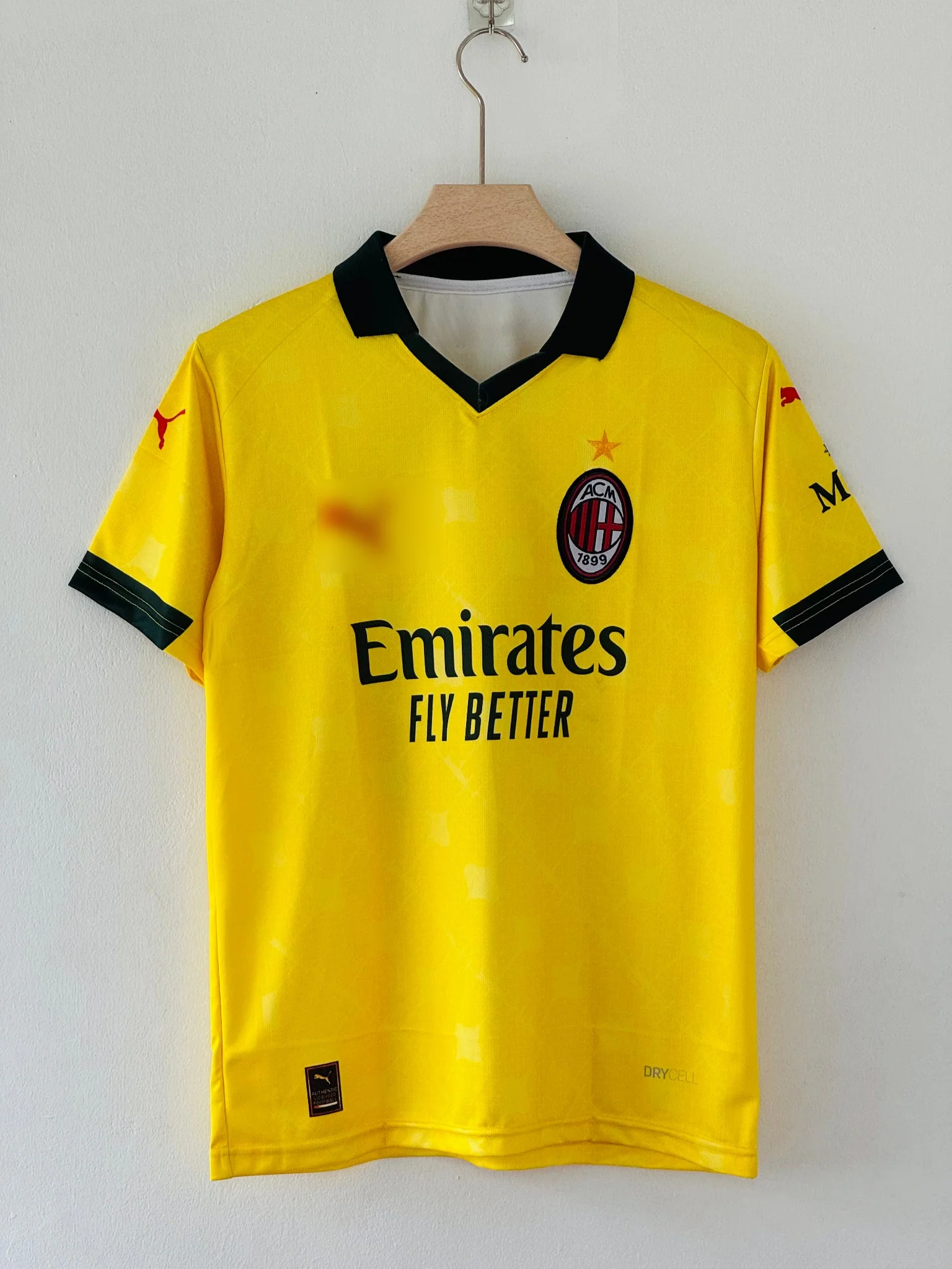 Where Legacy Meets Innovation – The 2025/26 AC Milan Third Jersey - Image 2